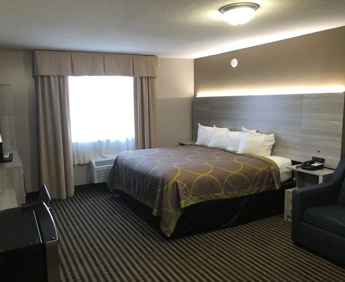 DuPont Suites 4