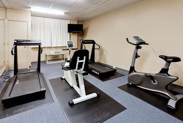 Hawthorn Suites by Wyndham Louisville East 4