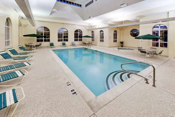 Hawthorn Suites by Wyndham Louisville East 4