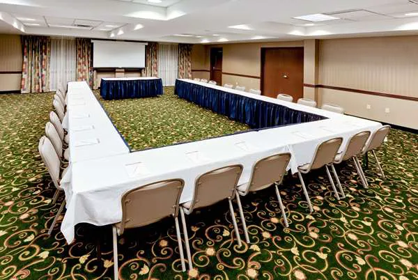 Hawthorn Suites by Wyndham Louisville East 4
