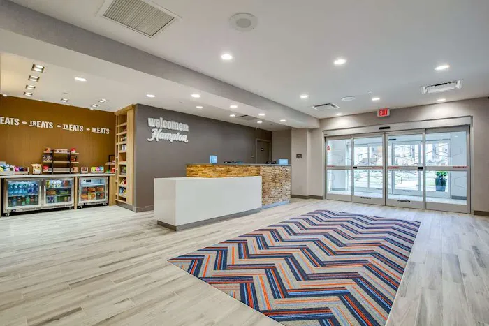 Hampton Inn & Suites by Hilton Louisville East Oxmoor 4
