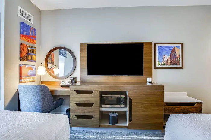 Hampton Inn & Suites by Hilton Louisville East Oxmoor 4