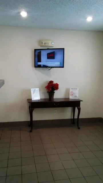 InTown Suites Extended Stay Louisville KY - Wattbourne Lane 4