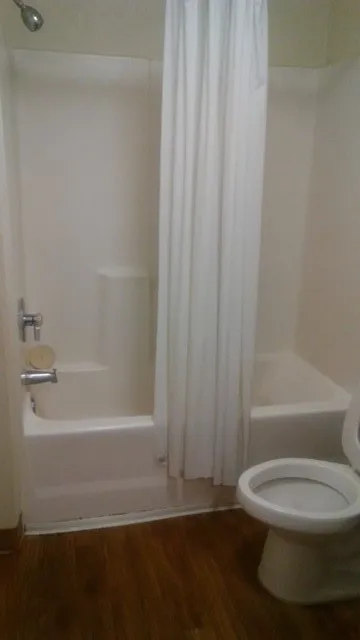 InTown Suites Extended Stay Louisville KY - Wattbourne Lane 4