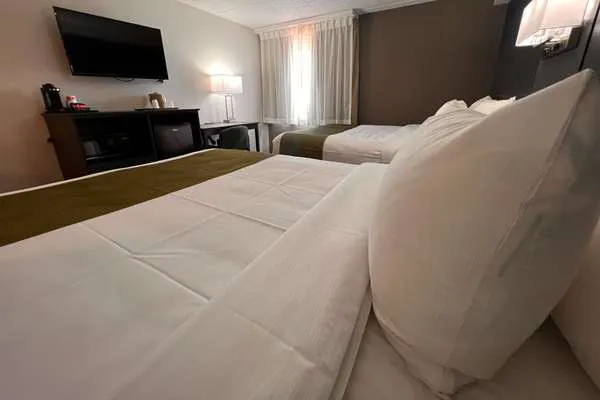 Quality Inn & Suites Louisville East 4