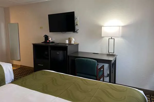 Quality Inn & Suites Louisville East 4