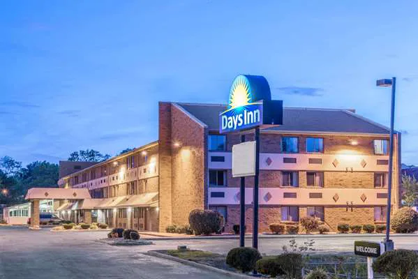 Days Inn by Wyndham Hurstbourne 4