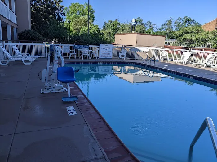 Baymont by Wyndham Louisville East 4