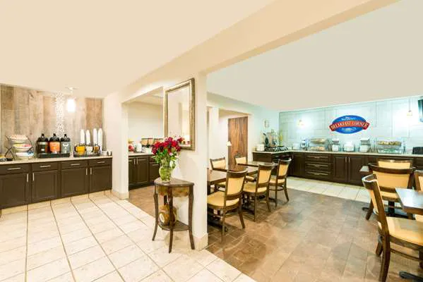 Baymont by Wyndham Louisville East 4