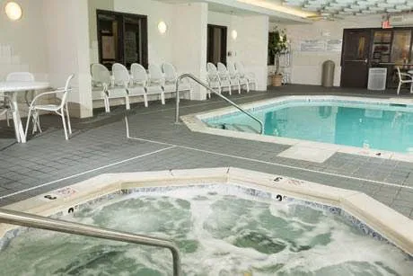 Drury Inn & Suites Louisville East 4