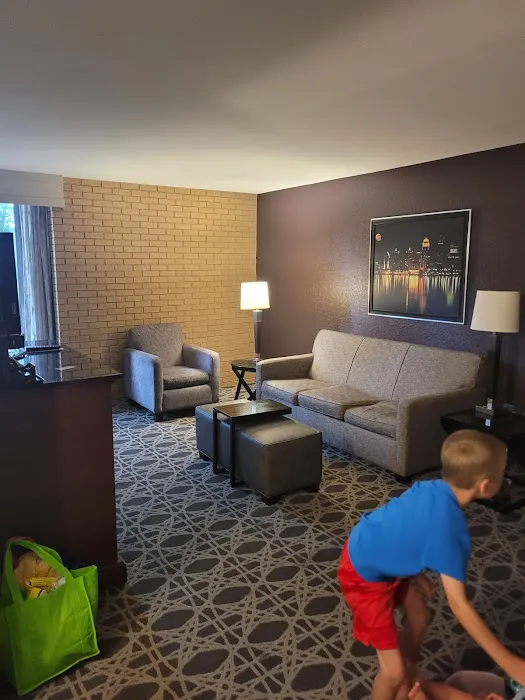 Drury Inn & Suites Louisville East 4
