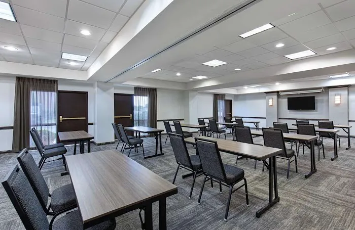 Hyatt Place Louisville-East 4