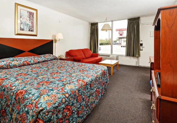 Red Carpet Inn Louisville, KY 4