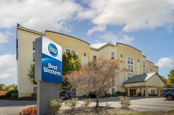 Best Western Louisville East Inn & Suites 4