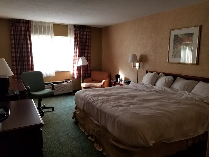 Ramada Plaza by Wyndham Louisville Hotel & Conference Center 4