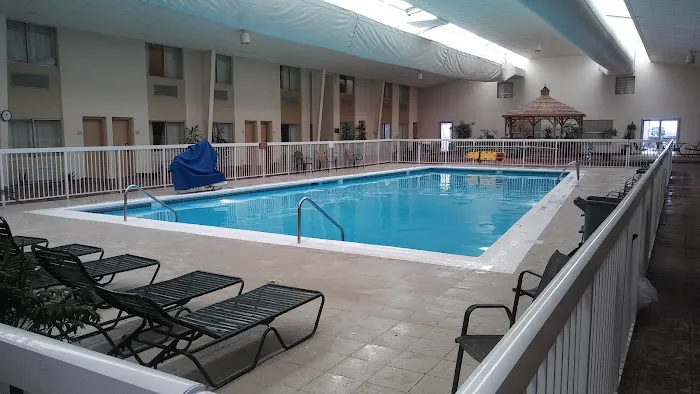 Ramada Plaza by Wyndham Louisville Hotel & Conference Center 4