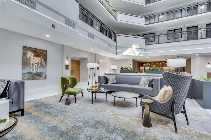 Embassy Suites by Hilton Louisville East 4