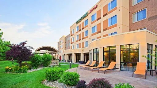 Courtyard Louisville Northeast 4