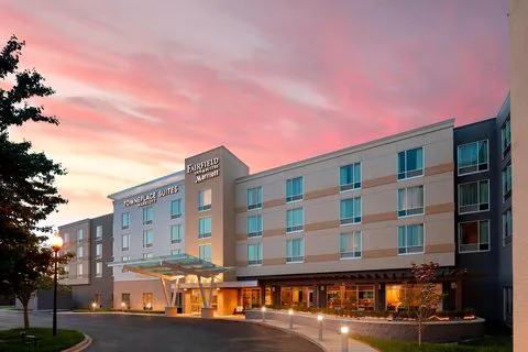 Fairfield Inn & Suites Louisville Northeast 4
