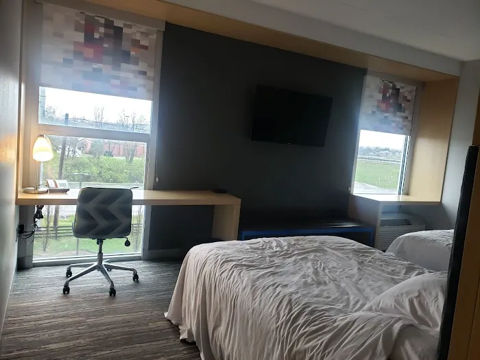 Aloft Louisville East 4