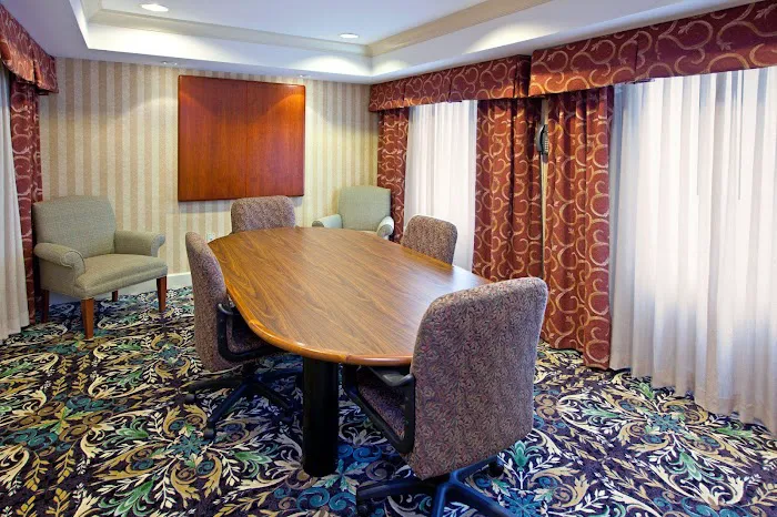 Staybridge Suites Louisville-East by IHG 4