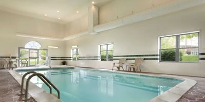 Country Inn & Suites by Radisson, Louisville East, KY