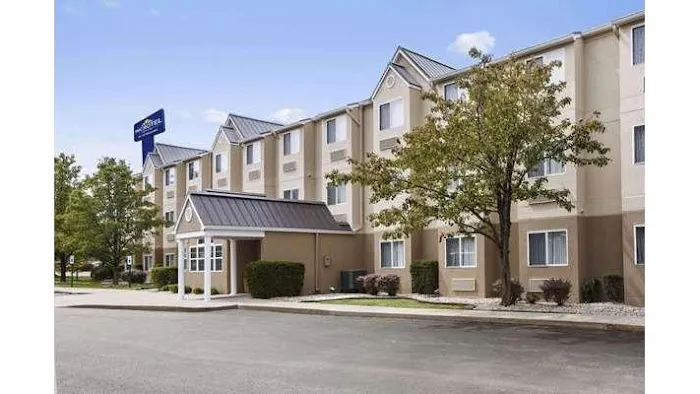 Microtel Inn & Suites by Wyndham Louisville East 4