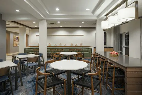 Fairfield Inn & Suites Louisville East 4