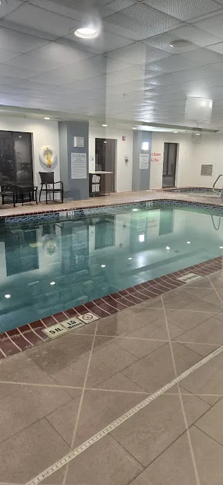 Holiday Inn Express & Suites Louisville East 4