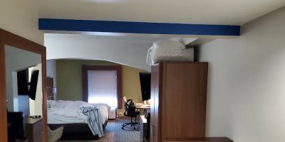 Holiday Inn Express & Suites Louisville East