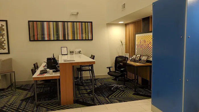 Holiday Inn Express & Suites Louisville East 4