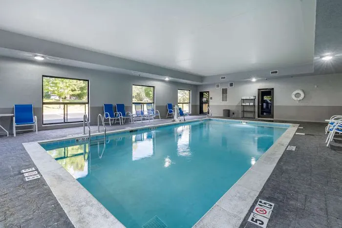 Hampton Inn & Suites Louisville East 4