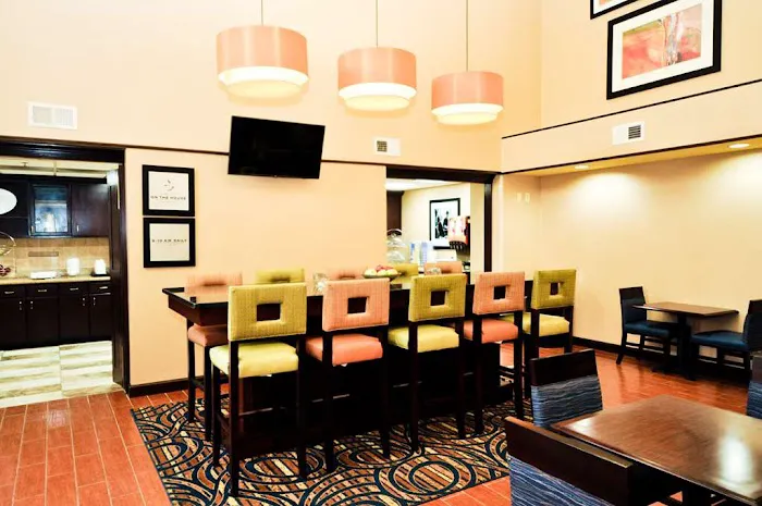 Hampton Inn & Suites Louisville East 4