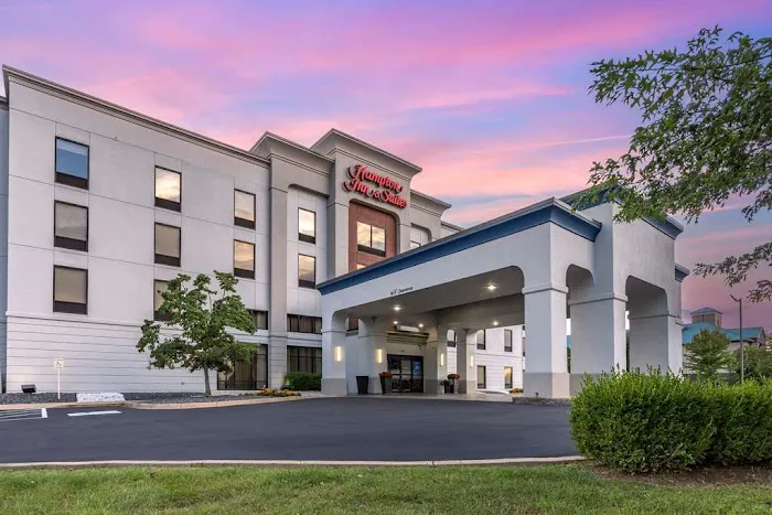 Hampton Inn & Suites Louisville East 4