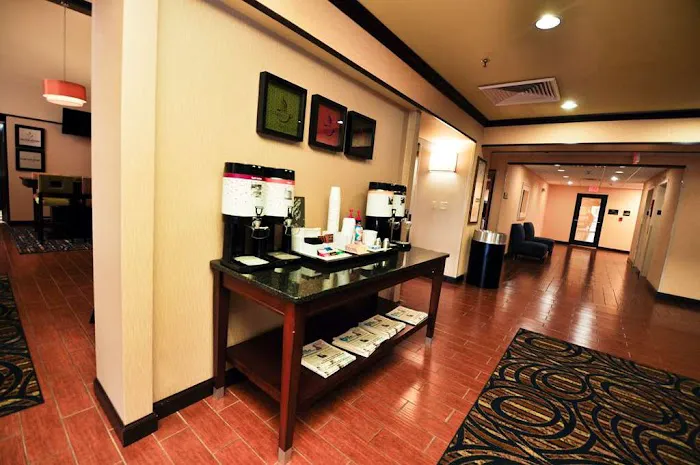 Hampton Inn & Suites Louisville East 4