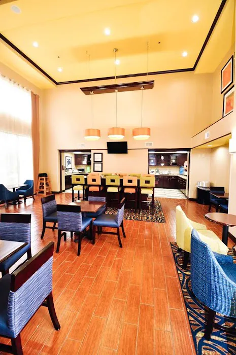 Hampton Inn & Suites Louisville East 4