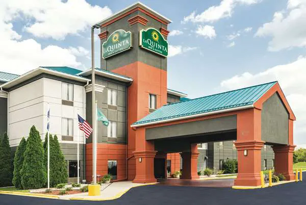 La Quinta Inn & Suites by Wyndham Louisville East 4