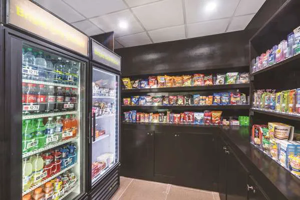 La Quinta Inn & Suites by Wyndham Louisville East 4