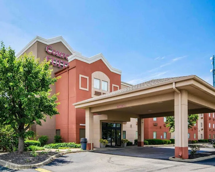 Comfort Suites Louisville East 4