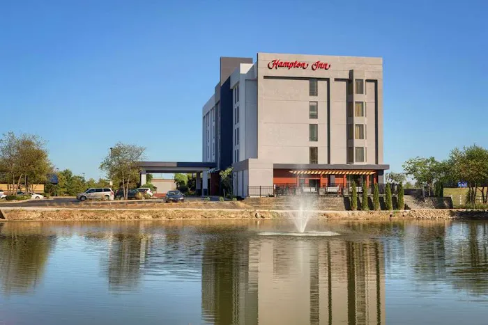 Hampton Inn Louisville-Northeast 4