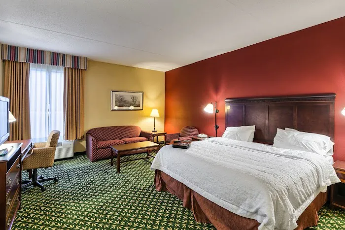 Hampton Inn Louisville-Northeast 4