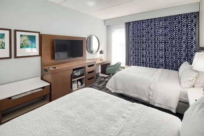 Hampton Inn Louisville-Northeast 4