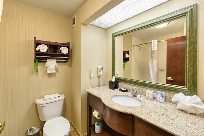 Hampton Inn Louisville-Northeast 4