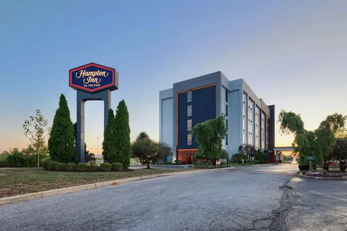 Hampton Inn Louisville-Northeast 4