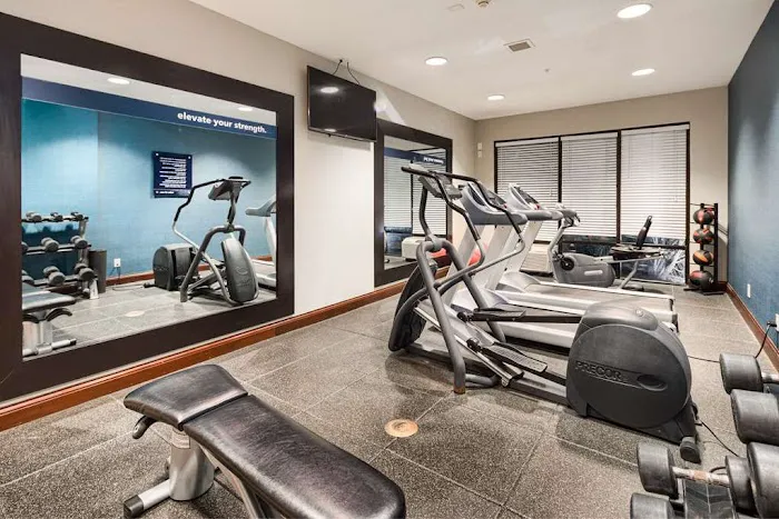 Hampton Inn Louisville-Northeast 4