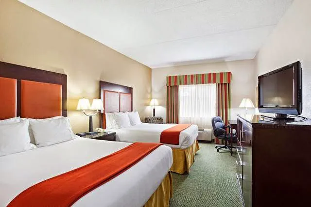 Holiday Inn Express Louisville Northeast by IHG 4