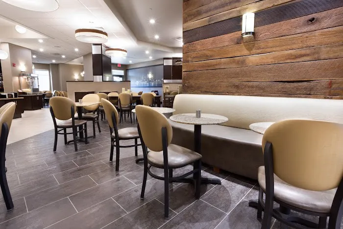 Drury Inn & Suites Louisville North 4