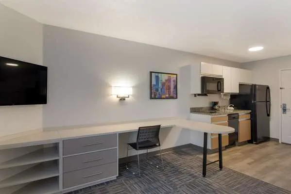 MainStay Suites Louisville Jeffersontown 4