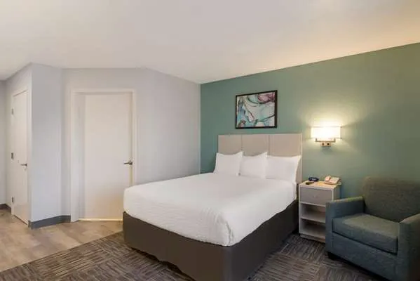 MainStay Suites Louisville Jeffersontown 4