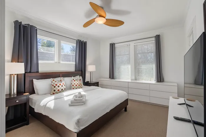 Standish House - Vacation Rental / Corporate Apartment 5